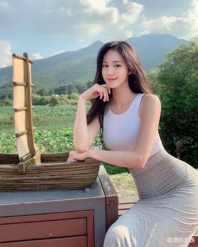 旋律的悲伤|友谊的玻璃，闺蜜结婚当天，帅气的新郎让我欲罢不能