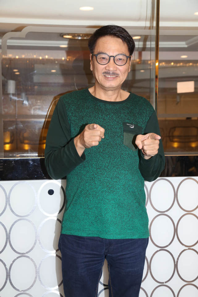 吴孟达|吴孟达肝癌手术后落泪,3个女人5个子女压垮了他