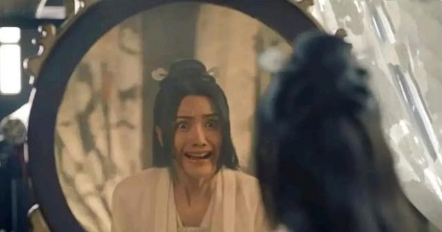 张芷溪|从《宸汐缘》到《长月烬明》，放弃演技靠换脸的她，事业还有救吗