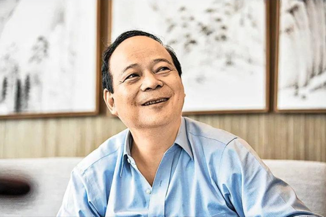 華爾街 超越李嘉誠！香港新首富誕生，市值9000億的“電池大王”！