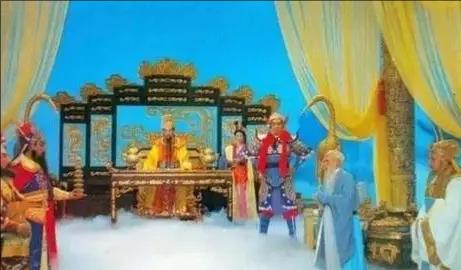 鹦鹉|侮辱观众智商的五毛特效：但凡上点心，都不至于做成这样