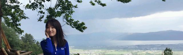 杨钰莹|48岁杨钰莹一身粉色束腰长裙完美身形勾勒出来