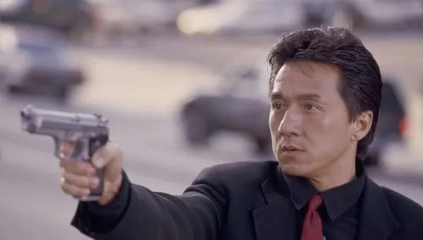 电影|成龙创下的吉尼斯世界纪录，一部电影身兼15个职位，还包括替身