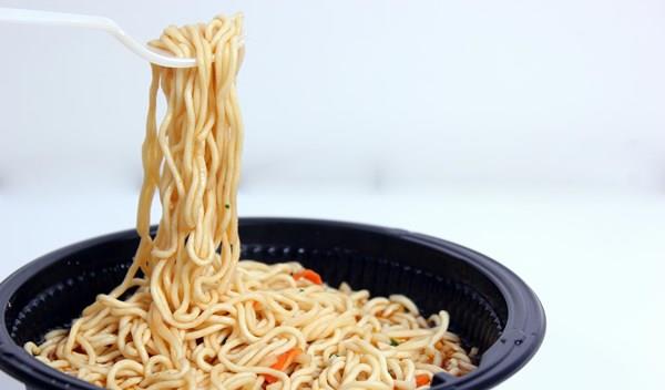 垃圾食品|4种人工合成的“垃圾食品”,频繁吃危害健康,劝你少往嘴里送