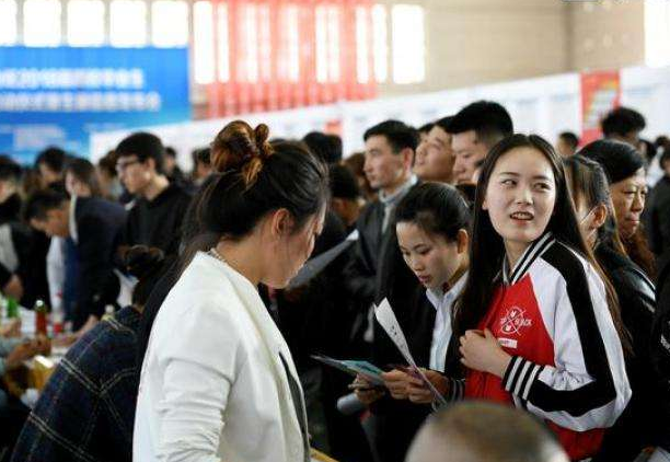 大学生|毕业生面试成功,因身高被拒绝入职,用人单位拿5000元赔偿