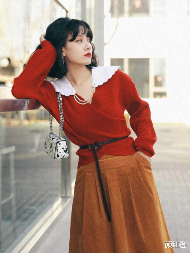 颜红橙 冬天穿衣一定要来件复古红，典雅高级又有代入感，上身之后就很美