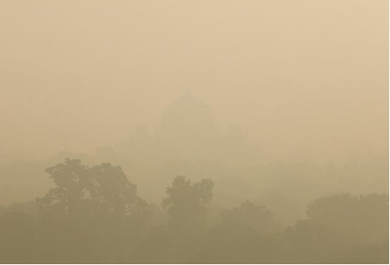 印度|比新冠更可怕的一幕出现了！印度首都准备封城，大批民众苦不堪言