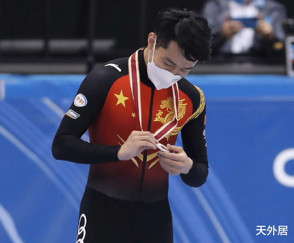 中国队|0.013秒屈居亚军！中国男子接力最后时刻被超越，1金3银2铜收官