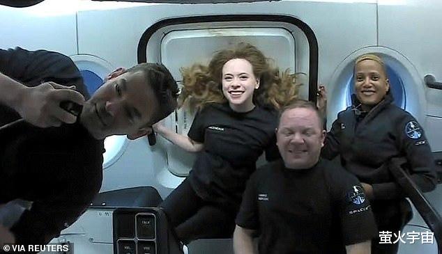 4位国际宇航员将被接回地球，都得穿尿不湿，龙飞船里的马桶坏了