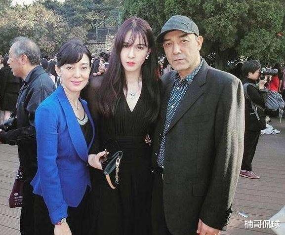 阿迪娜|阿的江女儿罕见发文表态！西域风情惊艳众人，人气暴涨拒绝被关注