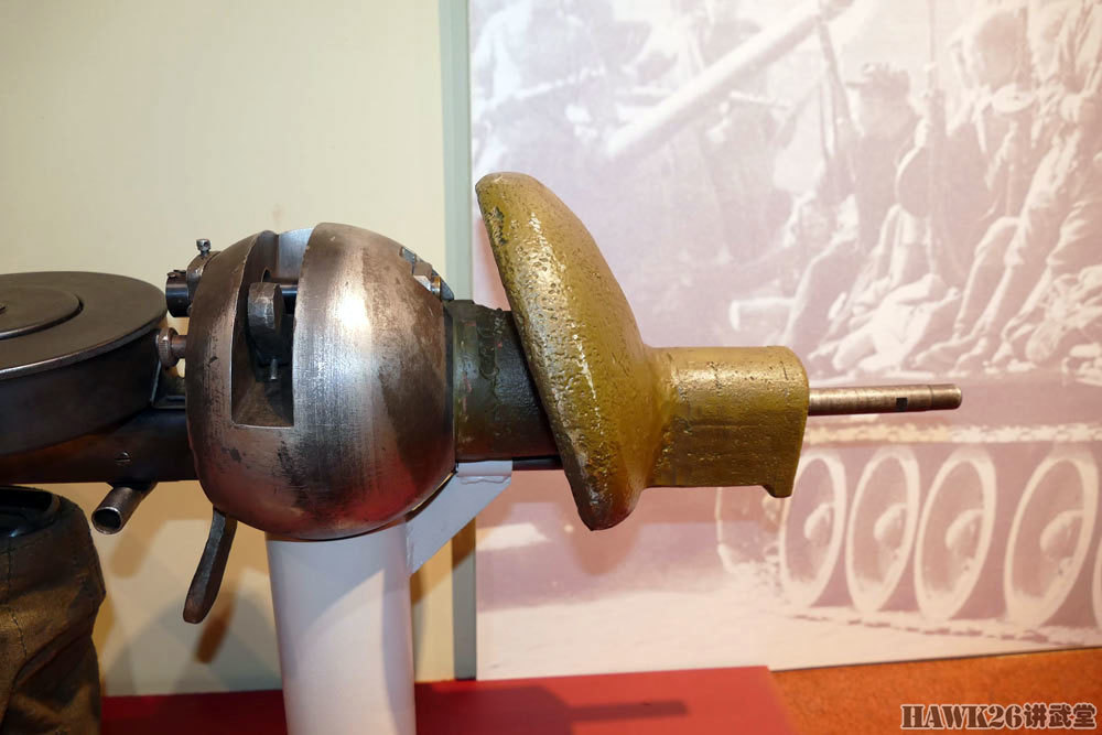 机枪|俄罗斯博物馆展出T-34坦克前列机枪完整状态 复杂程度超乎想象