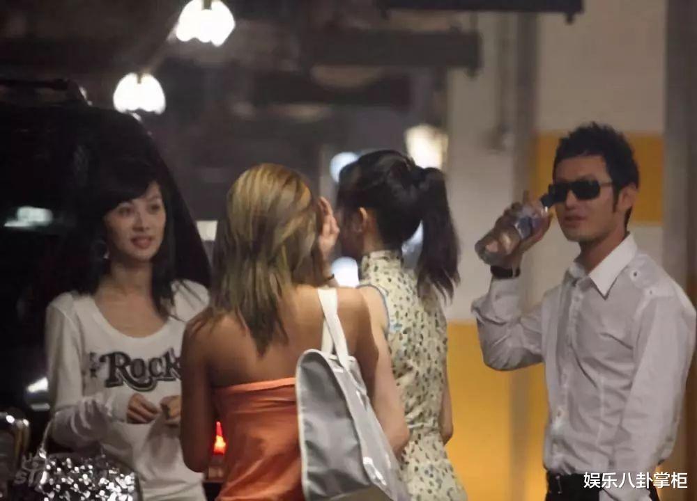 尔康|结婚6年，44岁的黄晓明活成了一头骡子