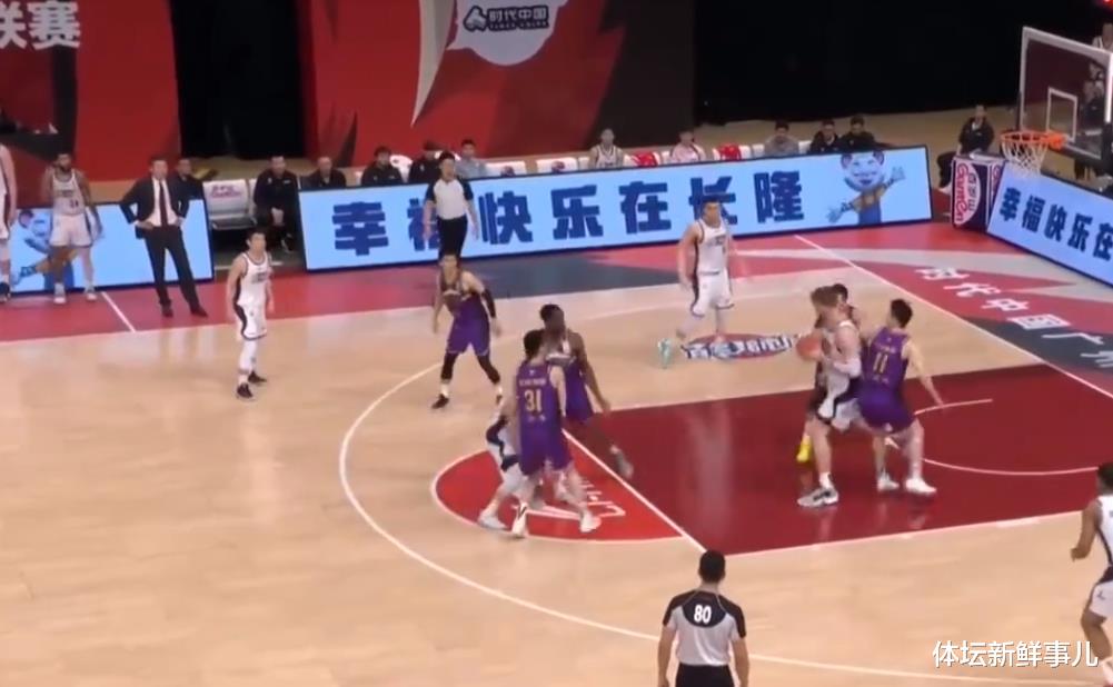 北控男篮|耻辱惨败后，马布里送了北控男篮16个字，听听郭士强 陈盈骏怎么说