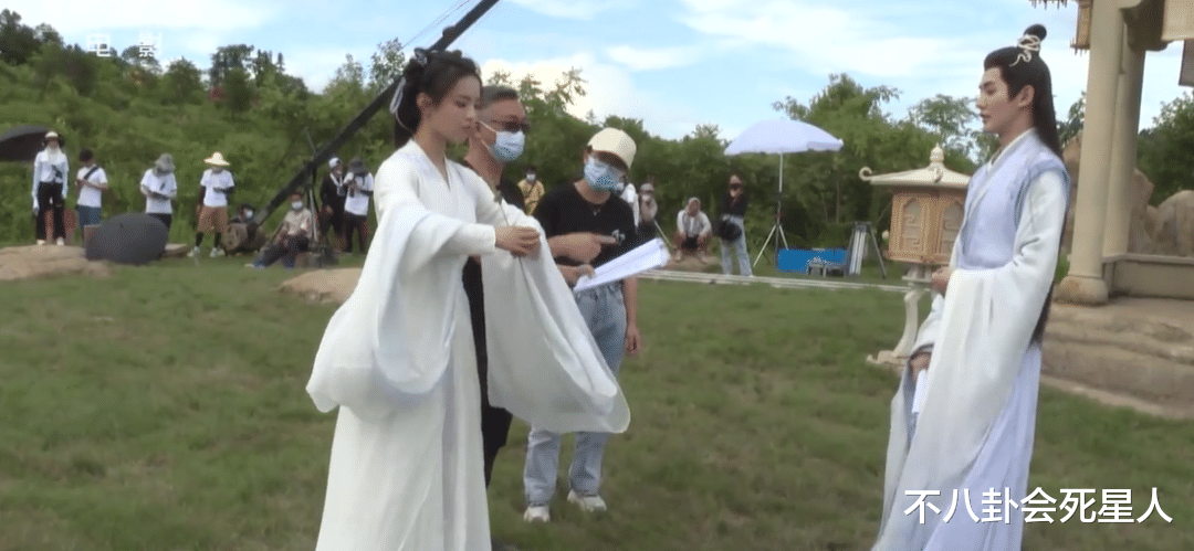 杨超越|杨超越成央视宠儿？拍戏接连被“路透”，央视镜头下的她脸也没崩