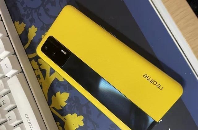 奶爸育儿宝库|6nm芯片+65W闪充+素皮机身，12GB+256GB旗舰机跌至2299元