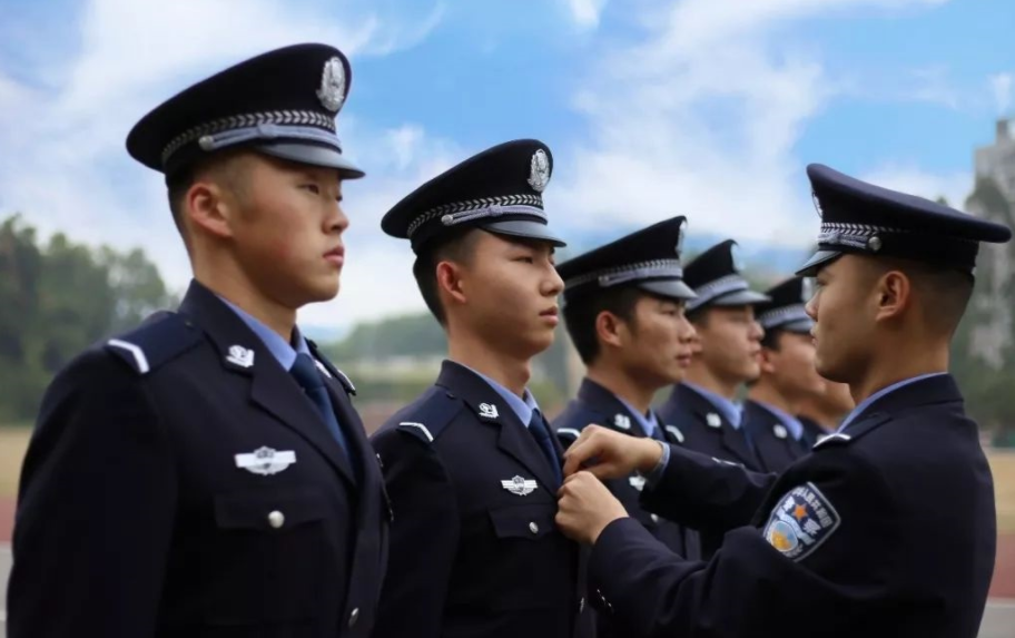 求职|学生喜欢的工作排名出炉，医生、老师无缘前10，榜首羡煞旁人