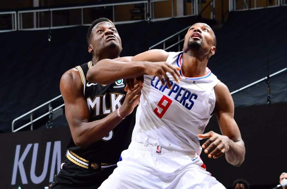 福州 23岁场均21+10!如今签5年1.25亿顶薪,野兽派中锋,湖人错过了他