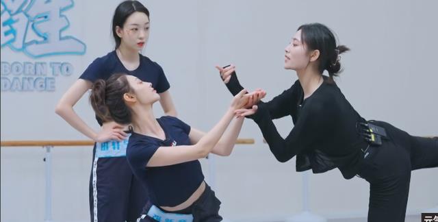 谢霆锋|许佳琪绝美敦煌舞，全程高光闪耀，陈伟霆有格局，避免抢戏很暖心