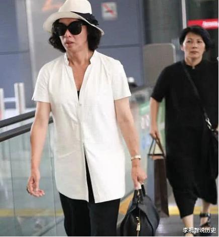 金星|51岁金星拒绝服用雌性激素,女性特质消退,此生还有一个遗憾