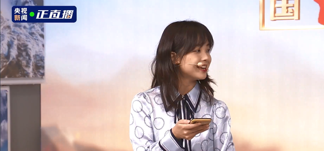 任嘉伦|王冰冰：绩效明显身份变，首次以“总台主持人”头衔出镜主持节目