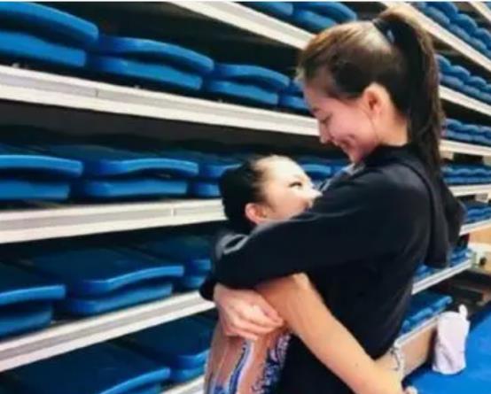 张豆豆|张豆豆凭挺胸照爆红后，因发育太快无奈退役，为当教练拒入娱乐圈