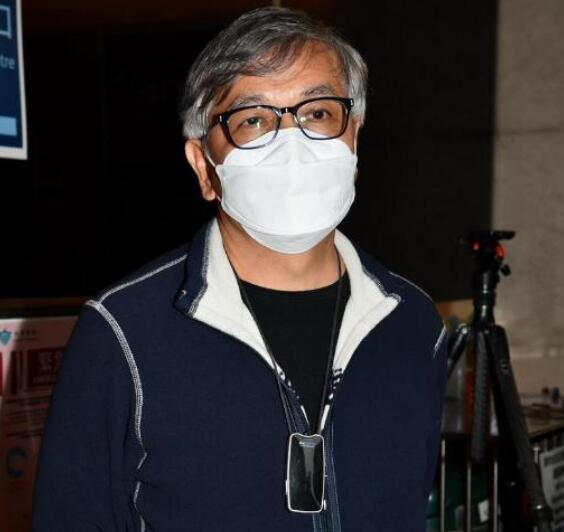 周星驰|别再骂星爷了,田启文曝出周星驰家姐去医院送别达叔的原因!