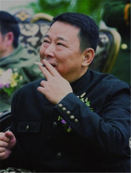 四川“黑老大”刘汉有多奢侈?一顿饭吃80多万,赌场一晚输光2亿