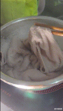 千万别在手机上搜索见不得人的东西!真的是太尴尬了...