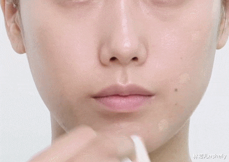 小姐姐 景甜皮肤好到连毛孔都没有？还不是她这一步做得好，毛孔瞬间隐形