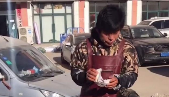 洪金宝|货车司机撞脸洪金宝，像一个模子里刻出来的，还都是习武之人！