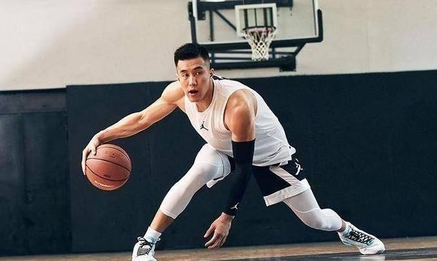 张倩育儿聊|姚明终于出手了！胡明轩补交50万罚款才上场，郭艾伦恐遭联盟禁赛