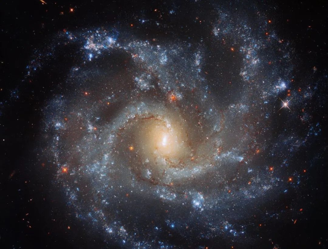 霍金 黑洞是怎么形成的，太阳最终会变成黑洞吗？