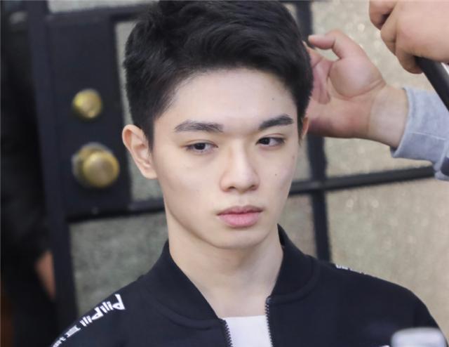 lck|uzi不在意《孤泳者》，反因排位破防？跟LCK玩家“互动”毫不客气