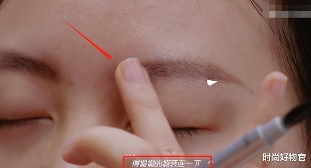 时尚好物官 戚薇的“画眉小心机”走红，帮素人画完眉毛后，鼻子都变得高挺了