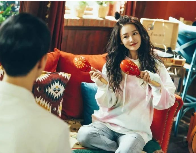 李沁|“佛系女神”李沁，她的“假面”人生，骗过多少人的眼睛