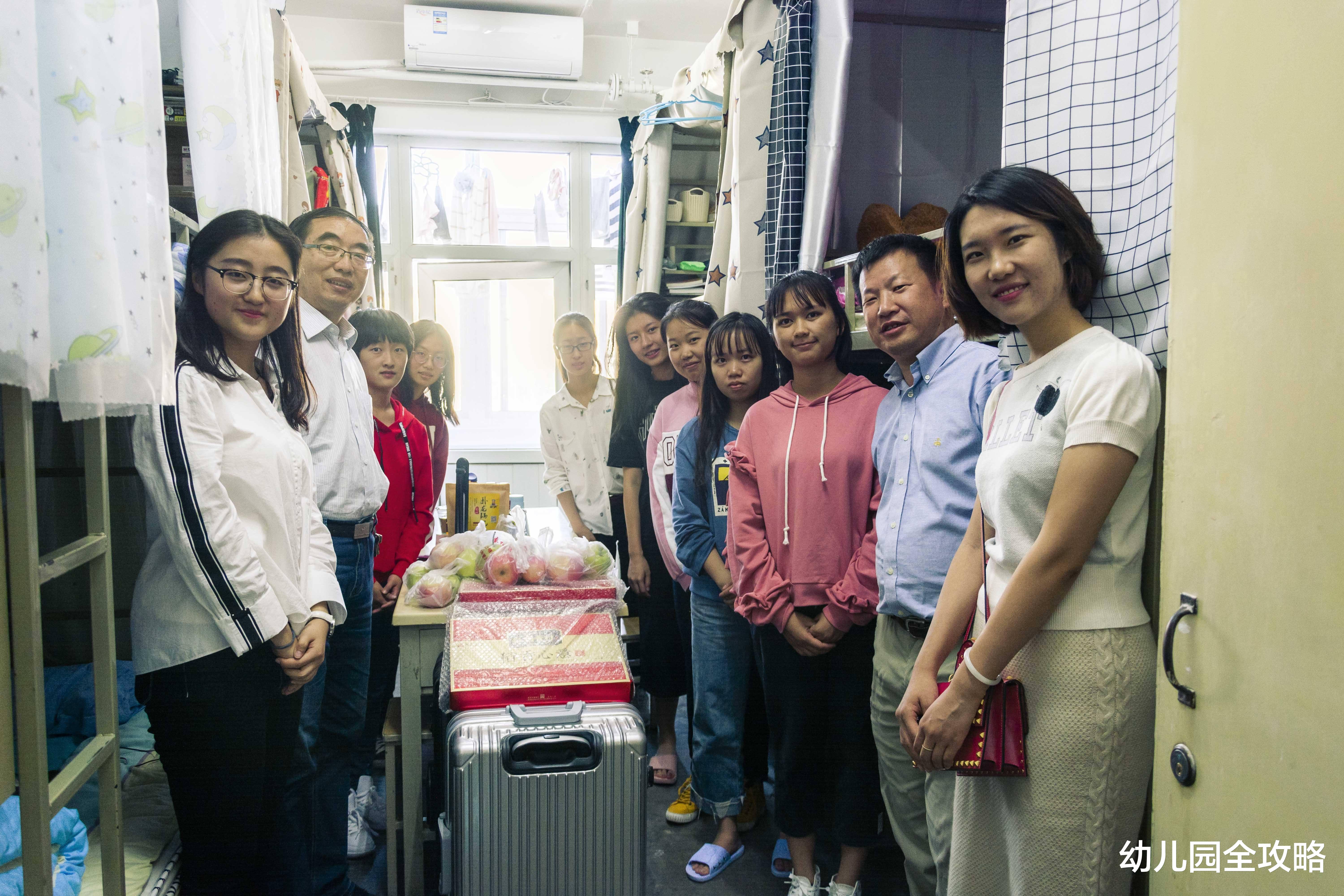 幼儿园全攻略|大学女生宿舍六个人五个群，为何总是“战火”不断？男生：好可怕