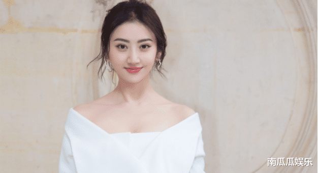 景甜|不温不火的景甜，手里资源那么好，为何就是火不起来