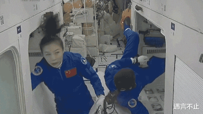 地球上有多少女孩,透过王亚平的眼睛望向宇宙?