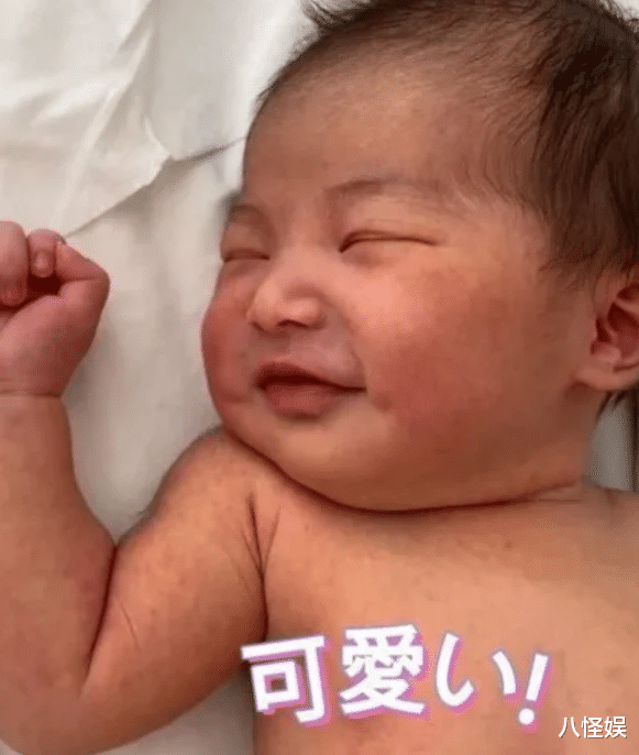 俞飞鸿|朱珠为爱女举办命名仪式，当众被老公王昀佳公主抱，夫妻俩好甜蜜