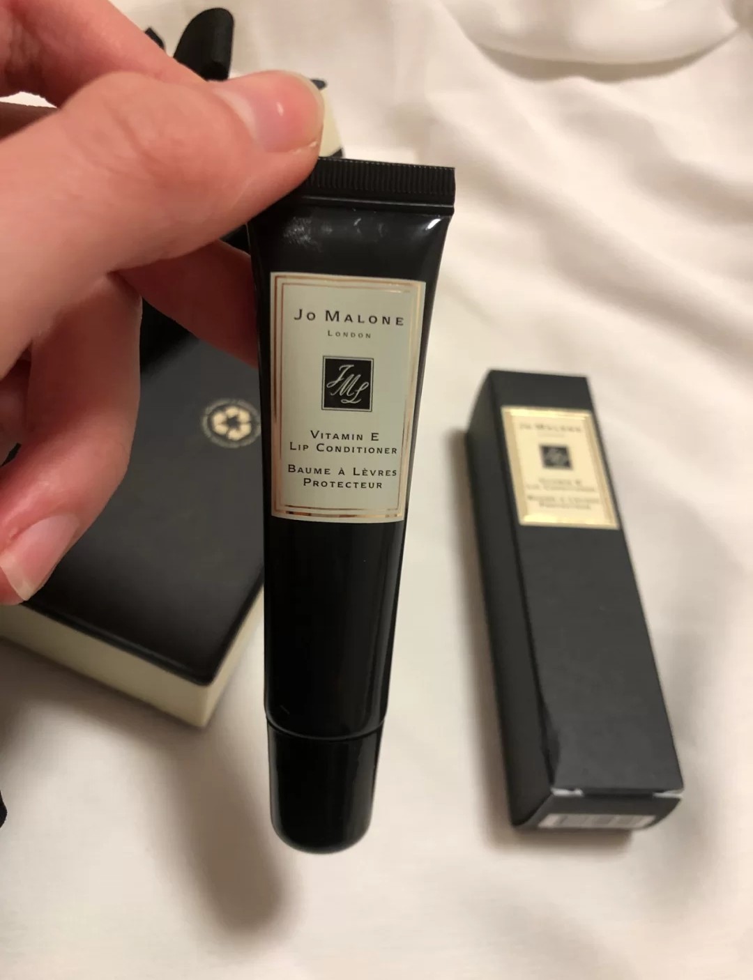 唇膏 6款爆款孕妇唇膏红黑榜：凡士林唇炎制造者，小众的它沙漠唇救星