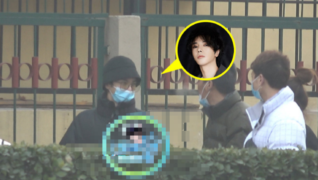 华晨宇|华晨宇公开认女后首次现身，与狗仔发生冲突，双方进警察局调解