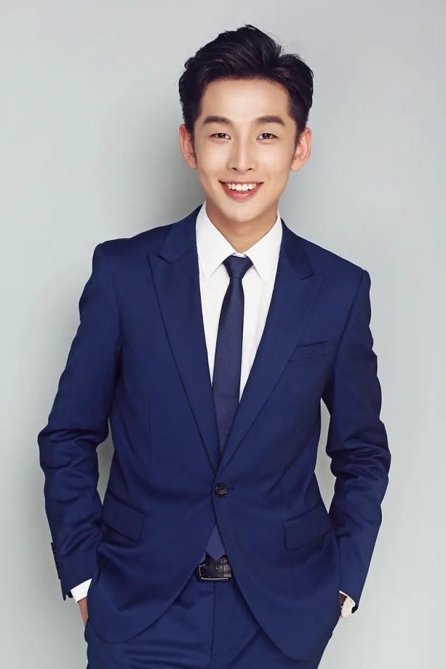 齐思钧|学霸出身，6年蛰伏，何炅“接班人”这下藏不住了