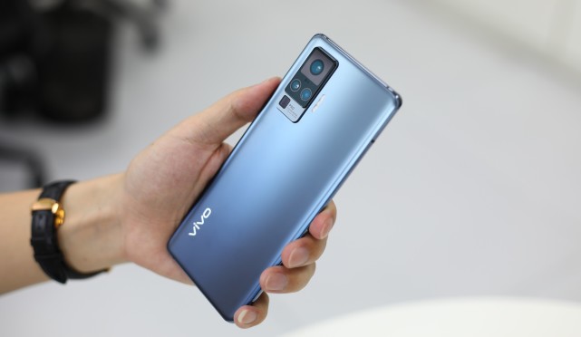 旗舰机|从4698降到2309元，vivo旗舰机二手价：256GB+90Hz屏！