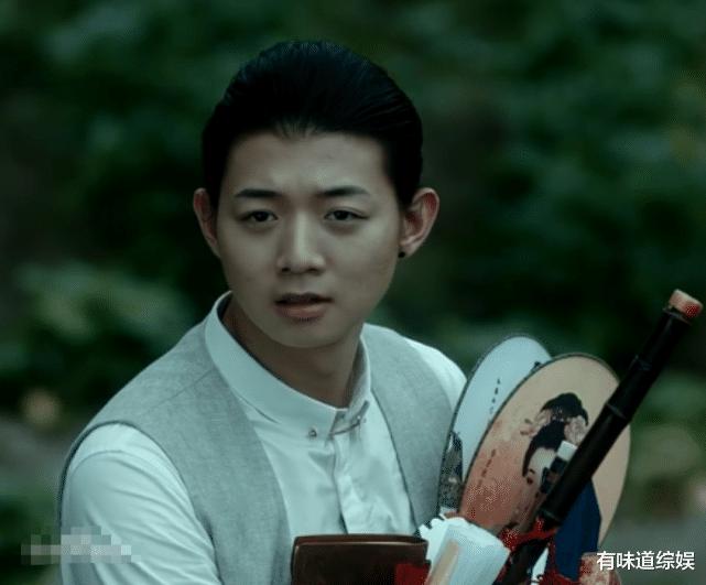 霍尊|有种“整容”叫霍尊，长发飘飘欲仙，看到短发：早这样早火了