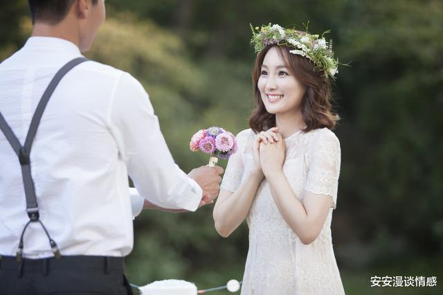 安安漫谈情感|55岁大姐和36岁小伙再婚，大姐：夜里太折腾，小伙：夫妻就是这样