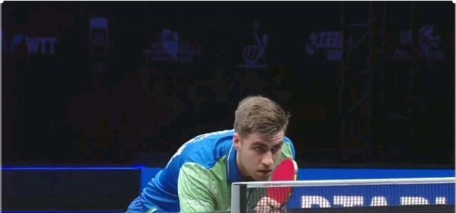 冯天薇|完美复仇！张本胜后两局不可思议，削进决赛伊藤踩老冯夺冠成可能