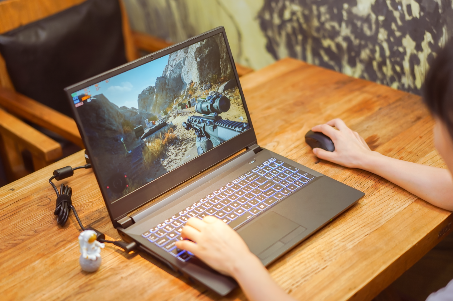 CPU|炫龙M7-E8S3首发上手评测：5800H+3070香不香？能忍住不冲？