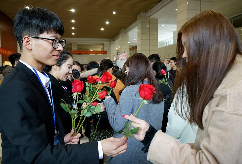 中国邮政|又一“铁饭碗”公开招聘，岗位空缺3000余人，综合月薪可达8000元