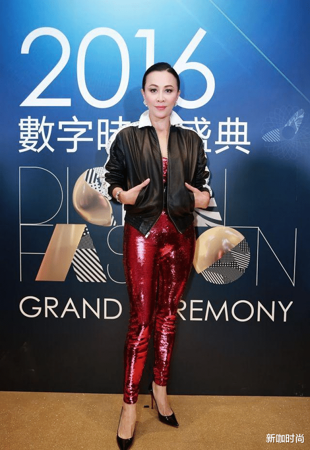 刘嘉玲|刘嘉玲穿“液体裤”勒出小肚子，腰臀线条显粗壮，网友却说很高级