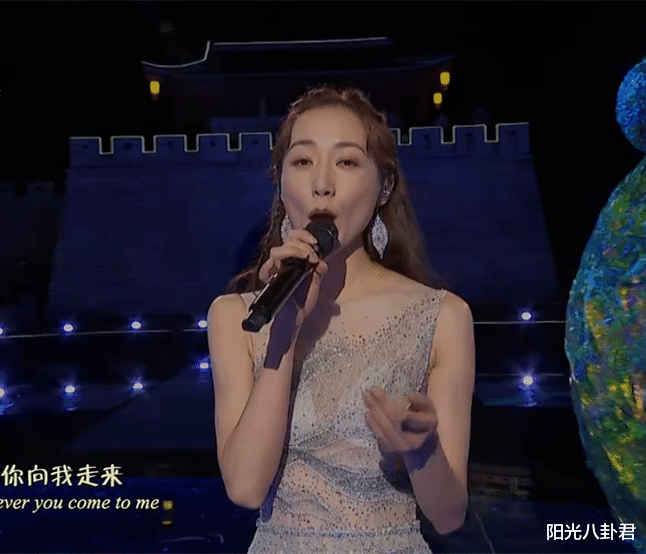 欧阳娜娜|中秋晚会女星镜头:刘诗诗古装抢眼,薇娅仪态绝,欧阳娜娜小清新